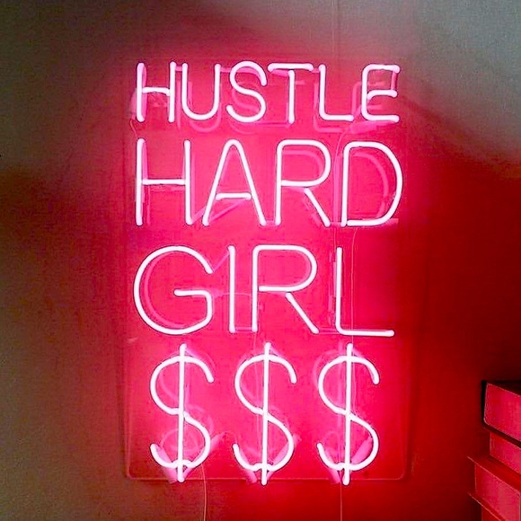 💕Heather Mc ✨Poshmark Ambassador✨ - Picture 4 of 14